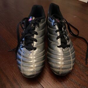 Umbro Women’s Cleats size 8